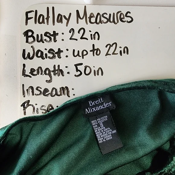 Vintage green Crushed velvet Renaissance lace up long dress - Picture 11 of 11